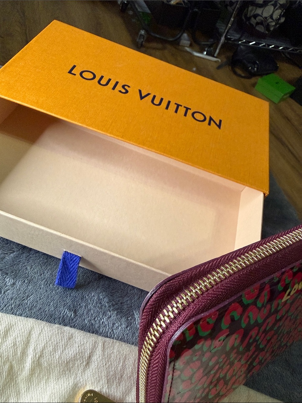 Louis Vuitton Rouge Leopard Print Vernis Zip-Around Wallet - Picture 7 of 8